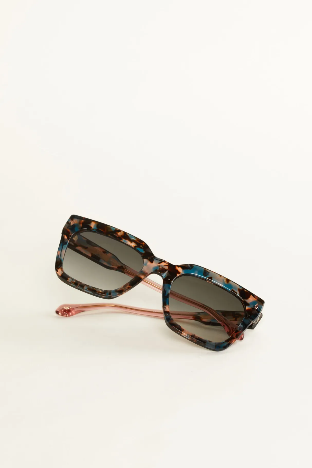 louann_3.webp ba&sh Louann.*Femme Lunettes De Soleil