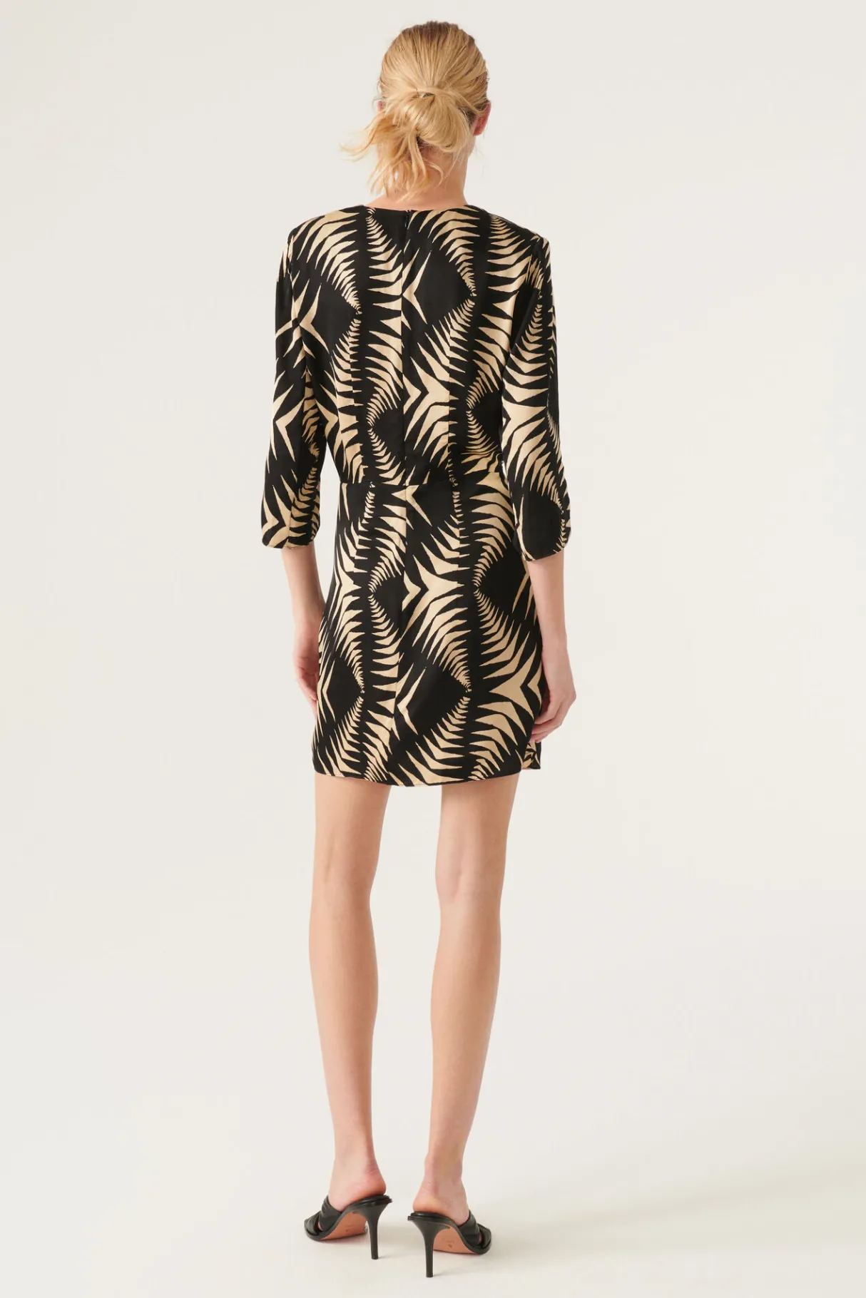 naude_3.webp ba&sh Naude.*Femme Robes